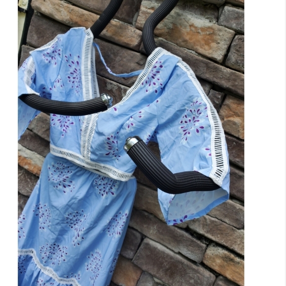 Set - Picture 3 of 7